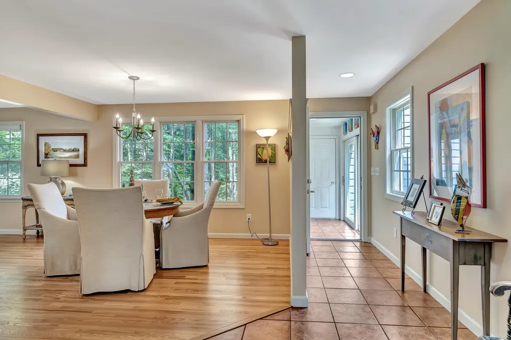 28 Ledgewood Drive Yarmouth ME 04096