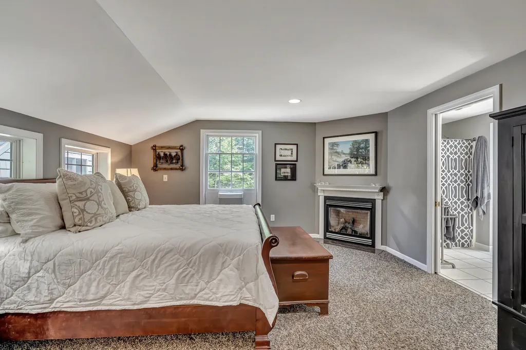 28 Ledgewood Drive Yarmouth ME 04096