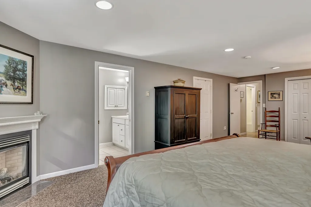 28 Ledgewood Drive Yarmouth ME 04096
