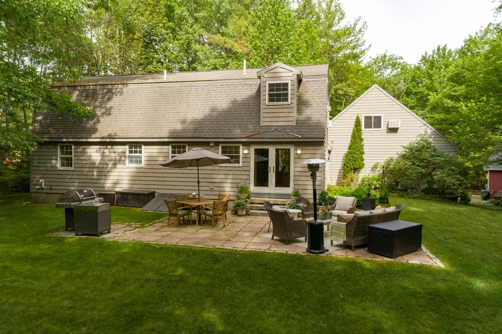 28 Ledgewood Drive Yarmouth ME 04096