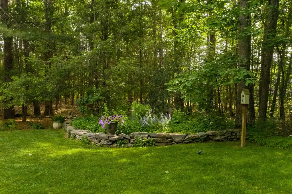 28 Ledgewood Drive Yarmouth ME 04096