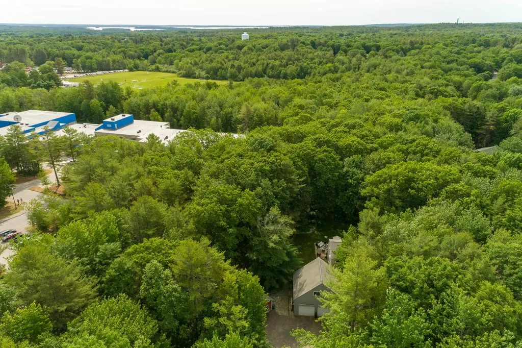 28 Ledgewood Drive Yarmouth ME 04096
