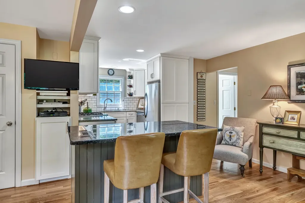 28 Ledgewood Drive Yarmouth ME 04096