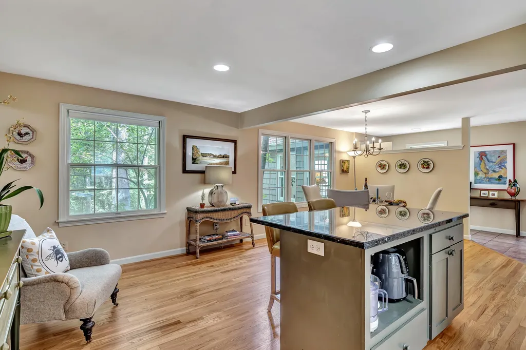 28 Ledgewood Drive Yarmouth ME 04096