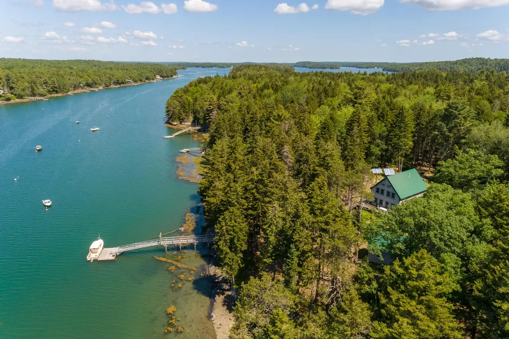 19 Long Island Harpswell ME 04079