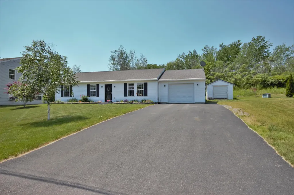 112 Briarwood Drive Extension Bangor ME 04401