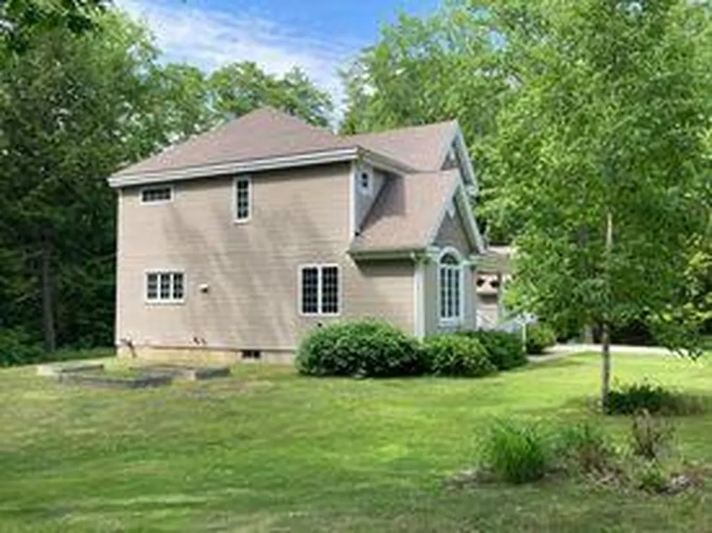 24 Hart Road Warren ME 04864