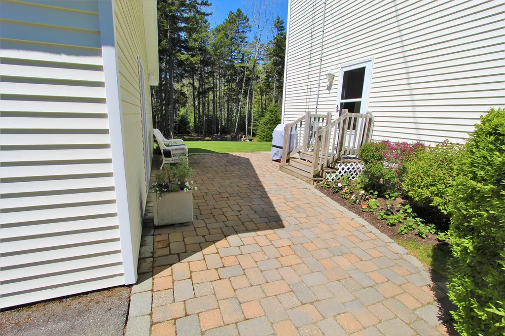 199 Walker Road Lamoine ME 04605