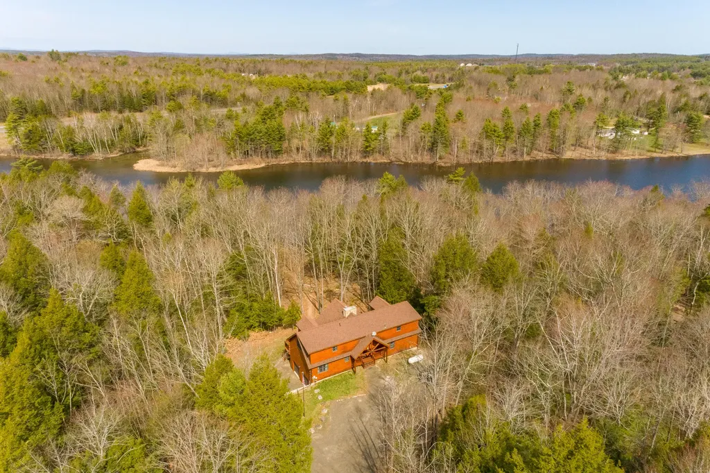 21 Evergreen Way Gardiner ME 04345