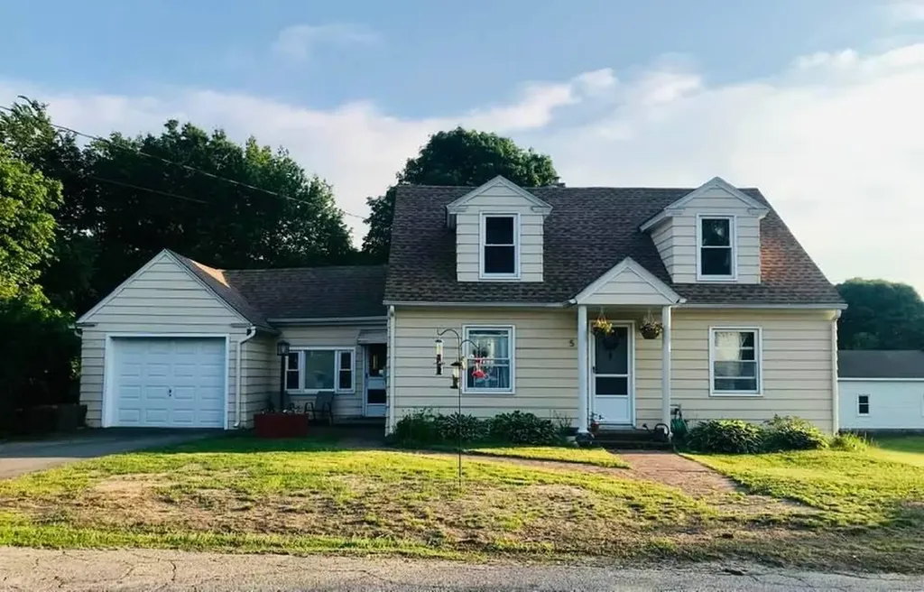 5 May Street Sanford ME 04073