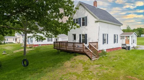 4 Jones Avenue Topsham ME 04086