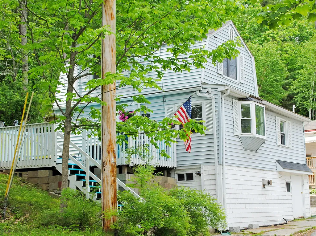 12 Shore Drive Sabattus ME 04280