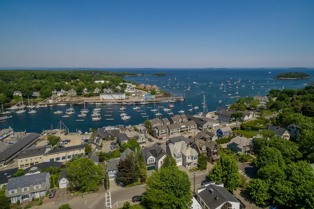 50 Chestnut Street Camden ME 04843