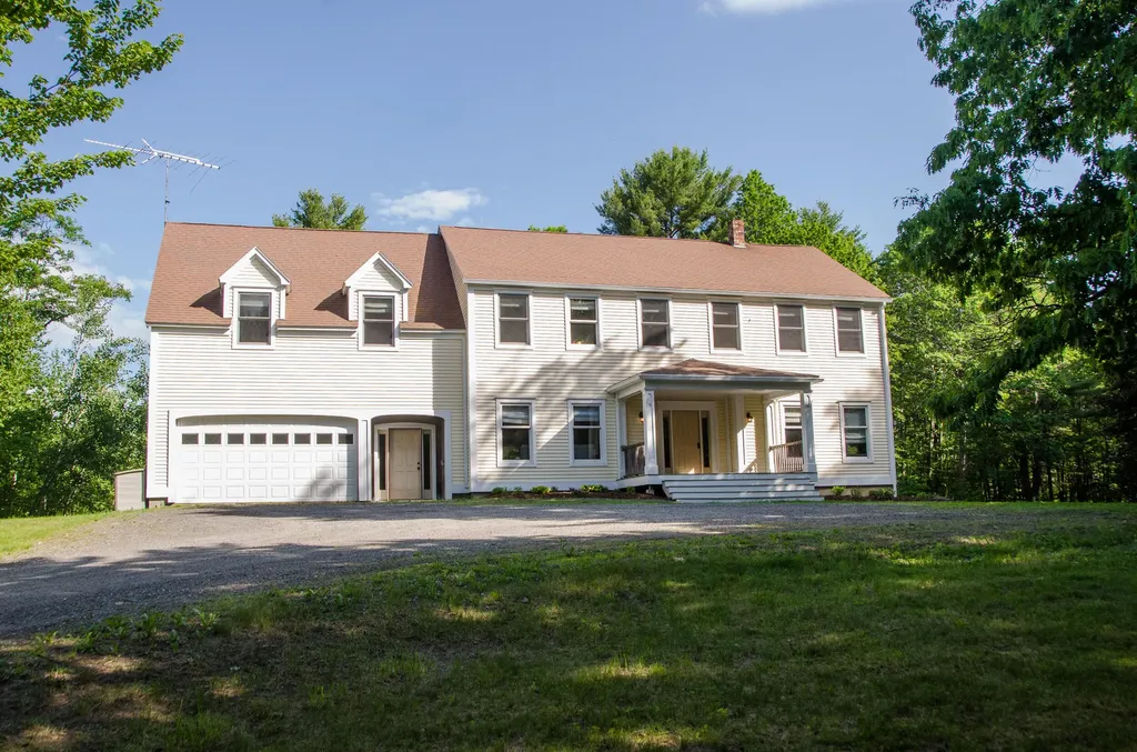 9 Booker Road Belgrade ME 04917