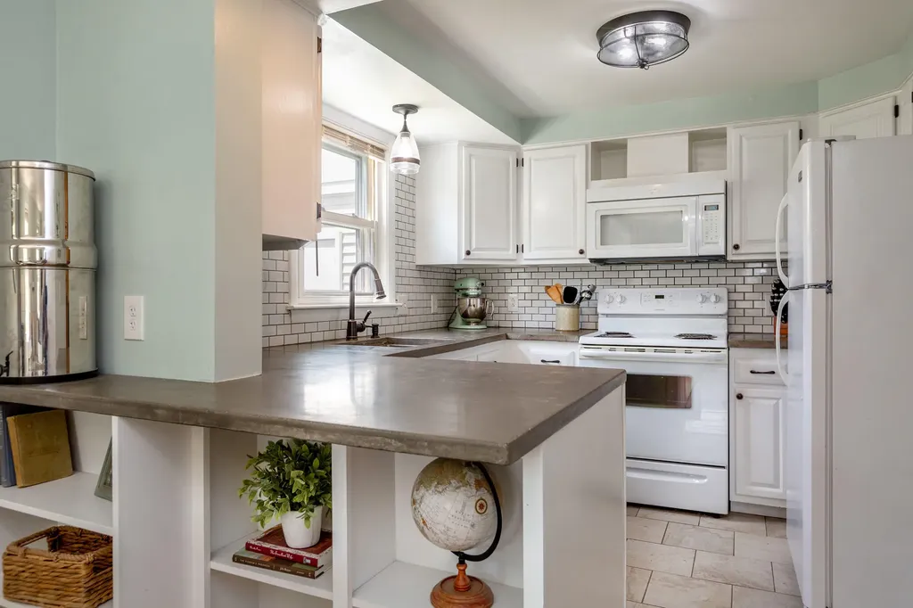 42 Emanual Drive Brunswick ME 04011