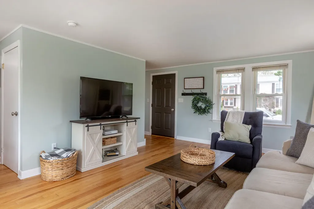 42 Emanual Drive Brunswick ME 04011