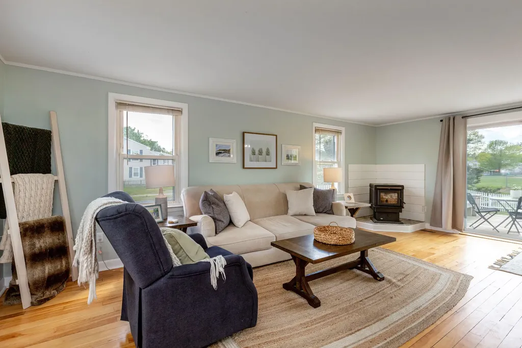 42 Emanual Drive Brunswick ME 04011