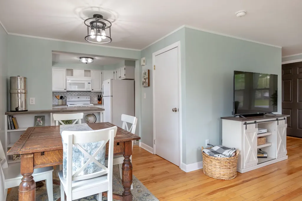 42 Emanual Drive Brunswick ME 04011