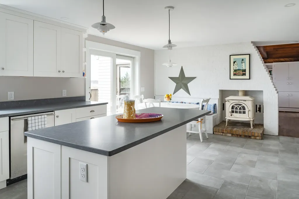 18 Angell Point Road Cape Elizabeth ME 04107