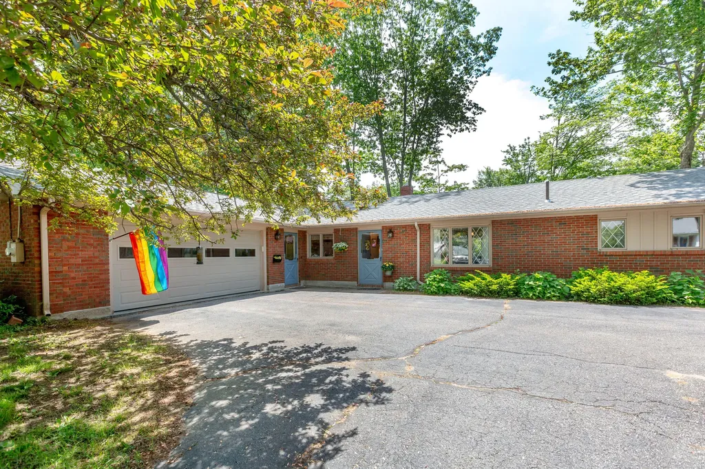 37 Bouchard Drive Brunswick ME 04011