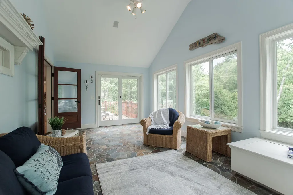 15 Boban Street York ME 03909