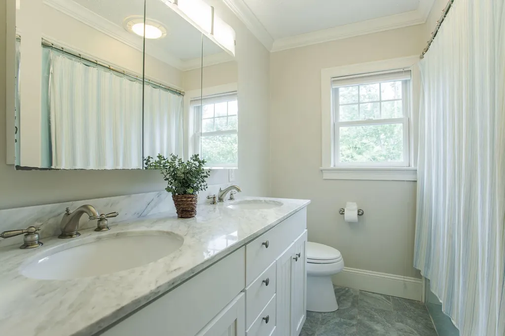 15 Boban Street York ME 03909
