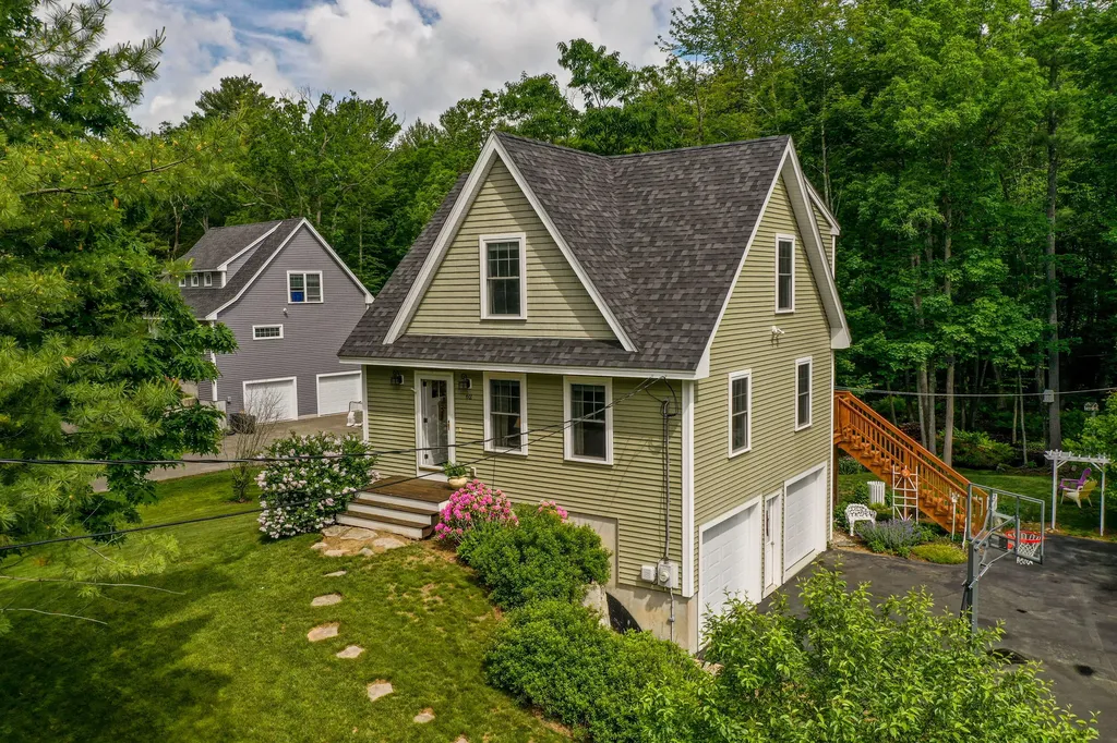 62 Stacy Lane Eliot ME 03903