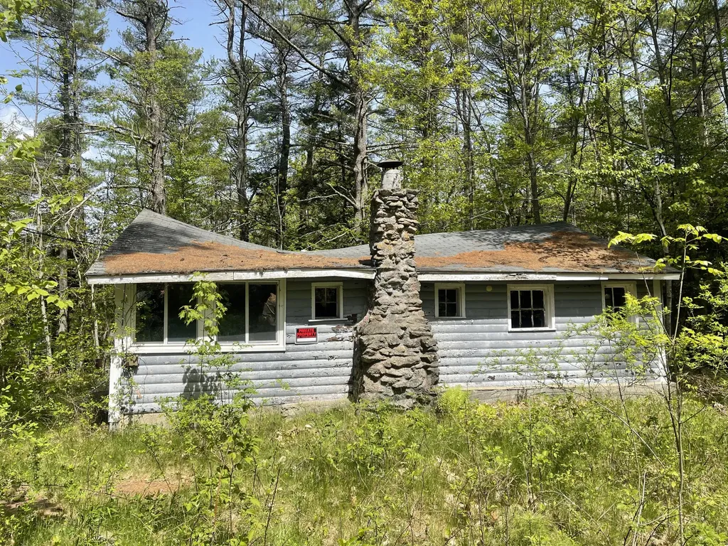62 Yankee Way Auburn ME 04210