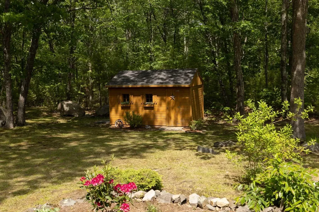 1369 Tatnic Road Wells ME 04090