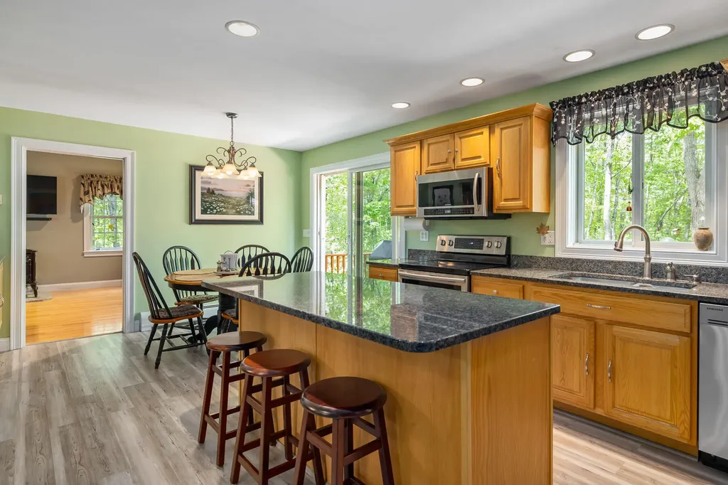 1369 Tatnic Road Wells ME 04090