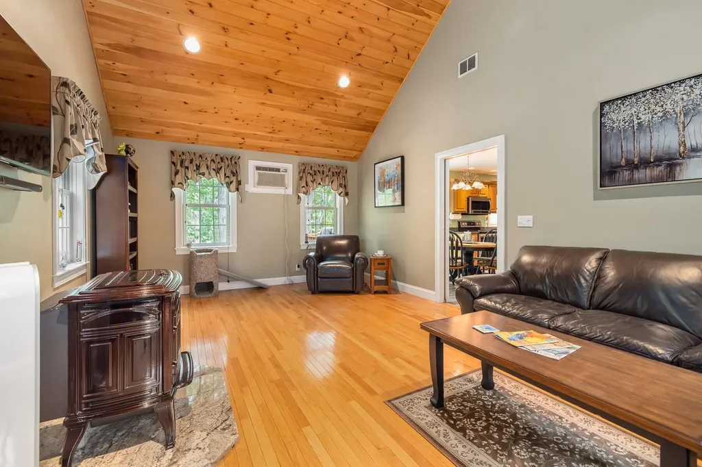 1369 Tatnic Road Wells ME 04090