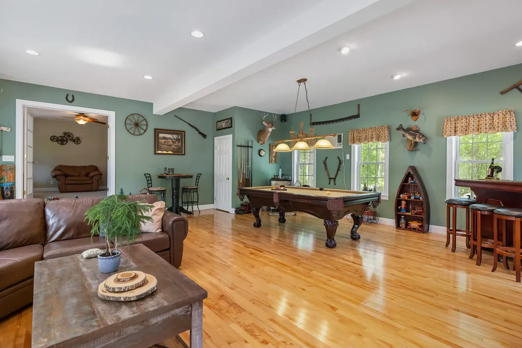 1369 Tatnic Road Wells ME 04090