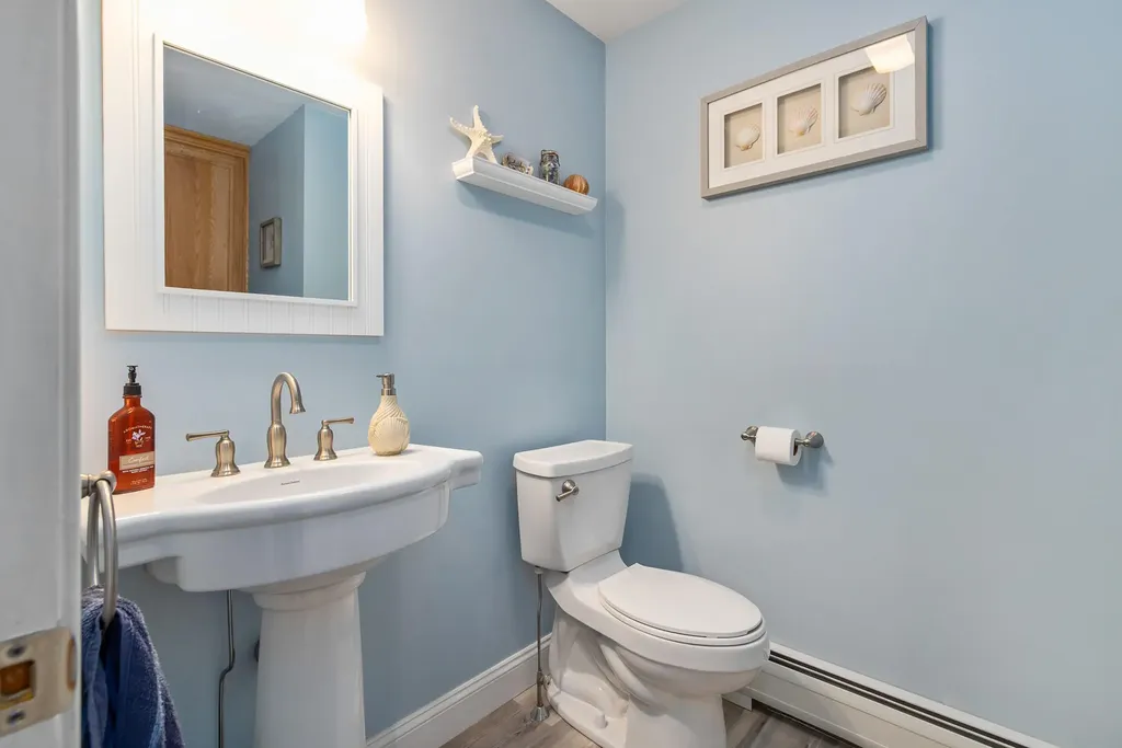 1369 Tatnic Road Wells ME 04090