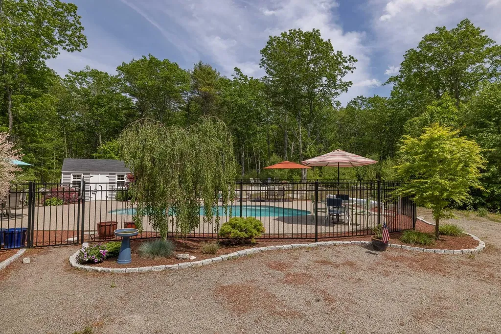 1369 Tatnic Road Wells ME 04090