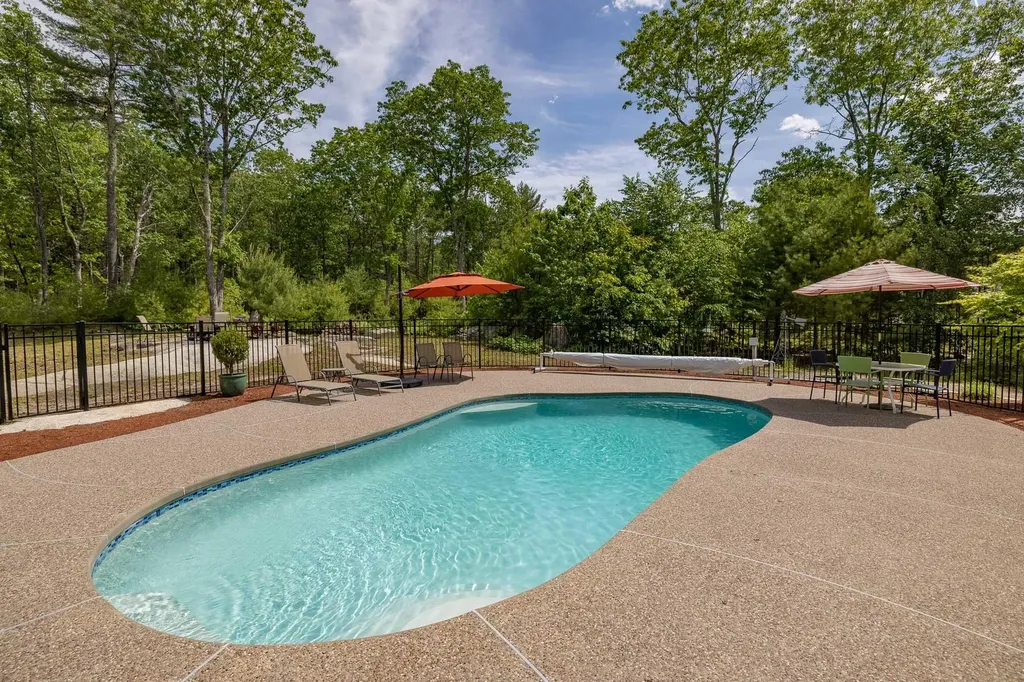 1369 Tatnic Road Wells ME 04090