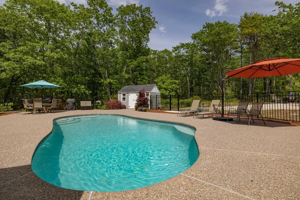 1369 Tatnic Road Wells ME 04090