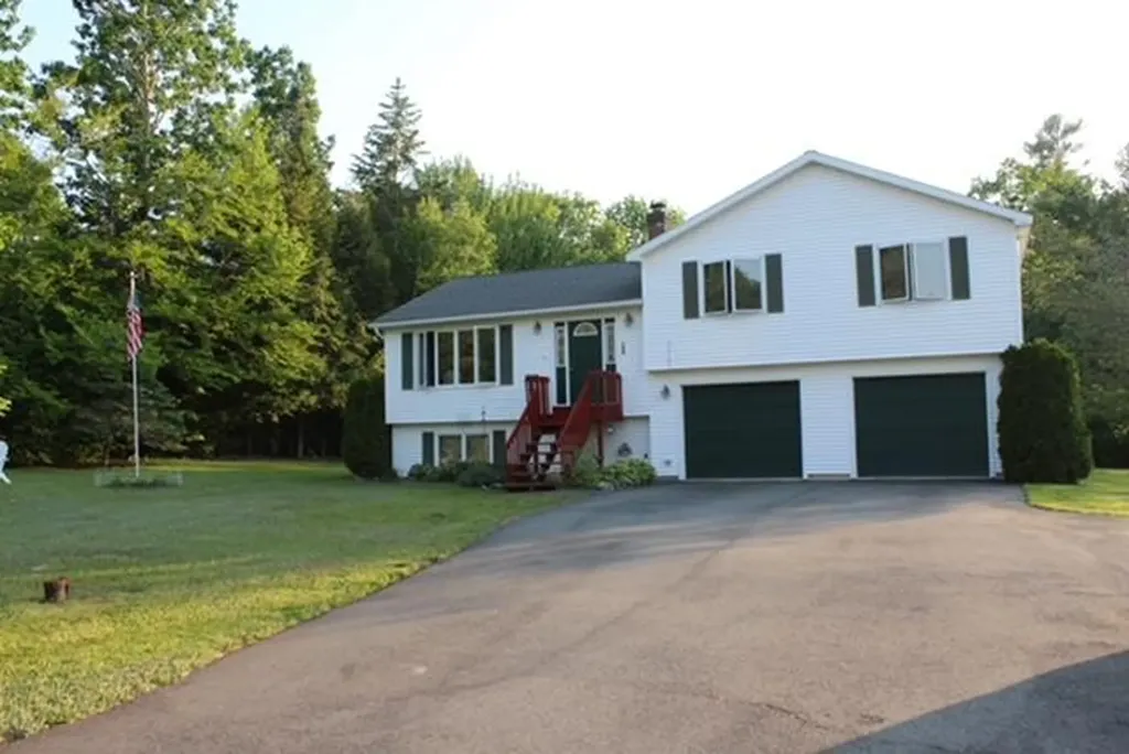 138 Merryman Road Glenburn ME 04401