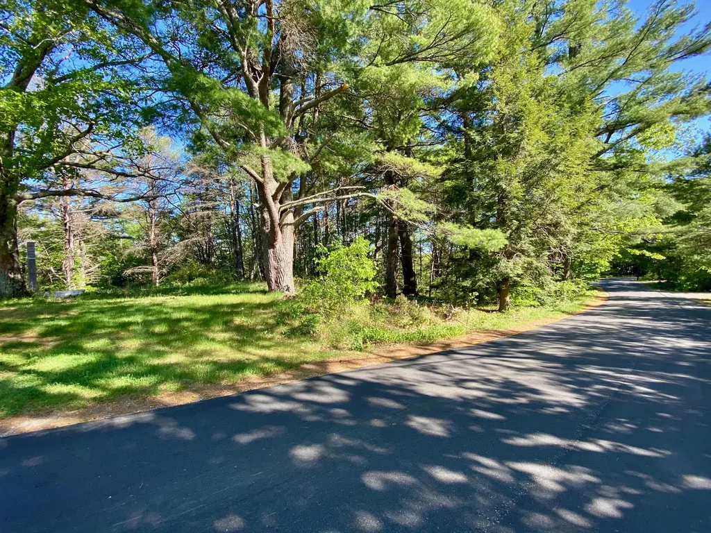 413 Meadow Road Woolwich ME 04579
