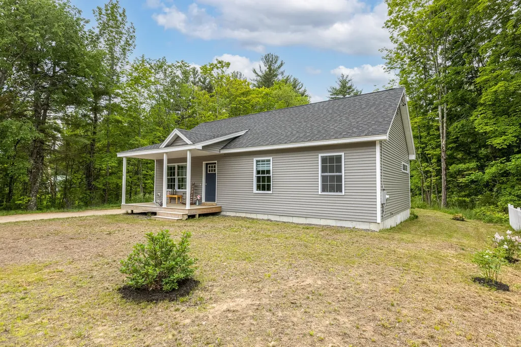 18 Richville Road Standish ME 04084