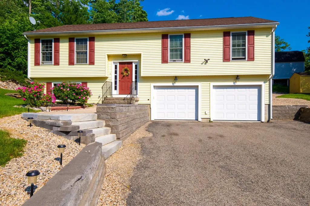 6 Mccue Lane Berwick ME 03901
