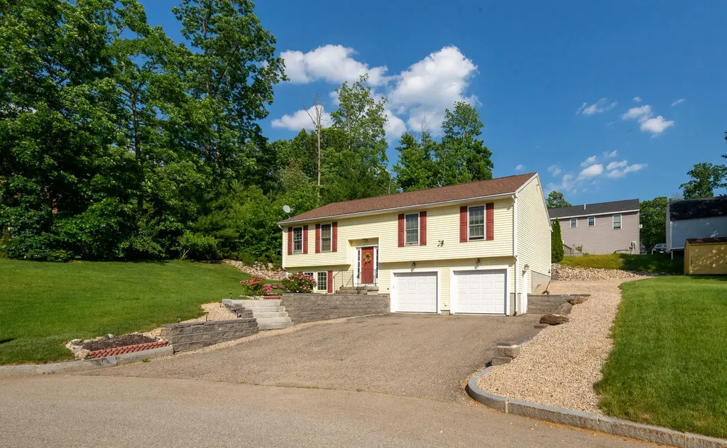 6 Mccue Lane Berwick ME 03901