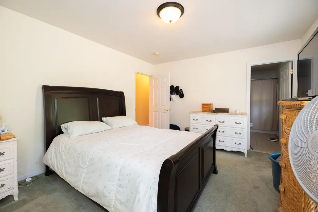 6 Mccue Lane Berwick ME 03901
