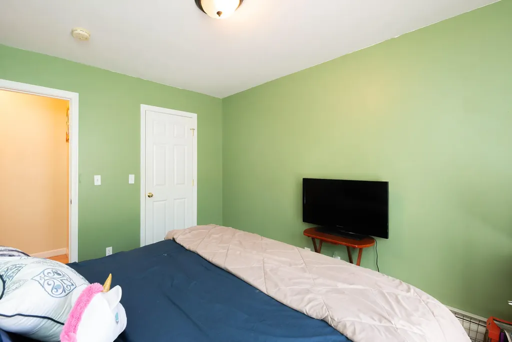 6 Mccue Lane Berwick ME 03901