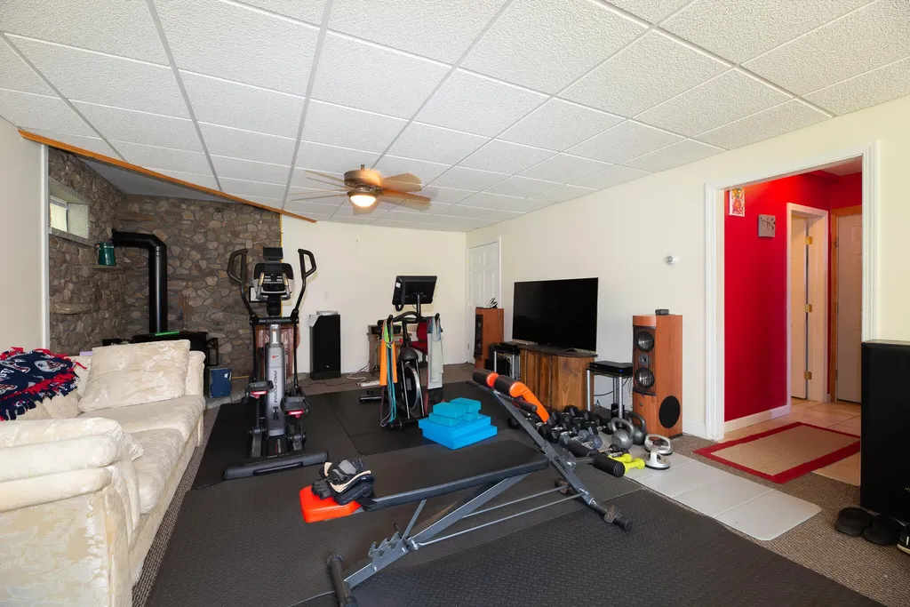 6 Mccue Lane Berwick ME 03901