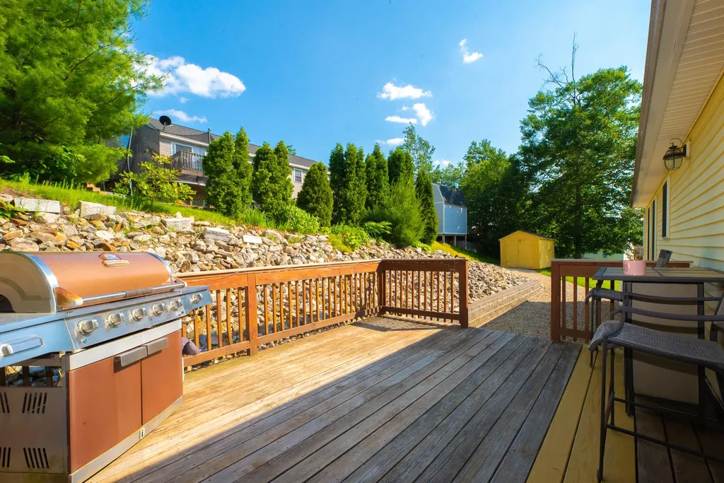 6 Mccue Lane Berwick ME 03901