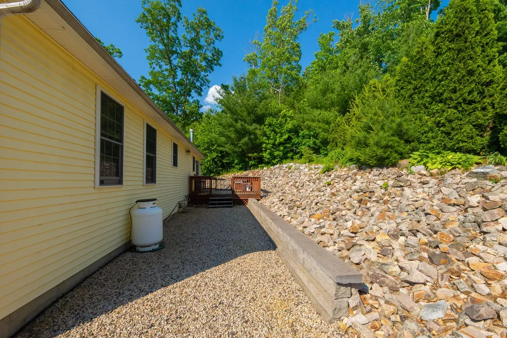 6 Mccue Lane Berwick ME 03901