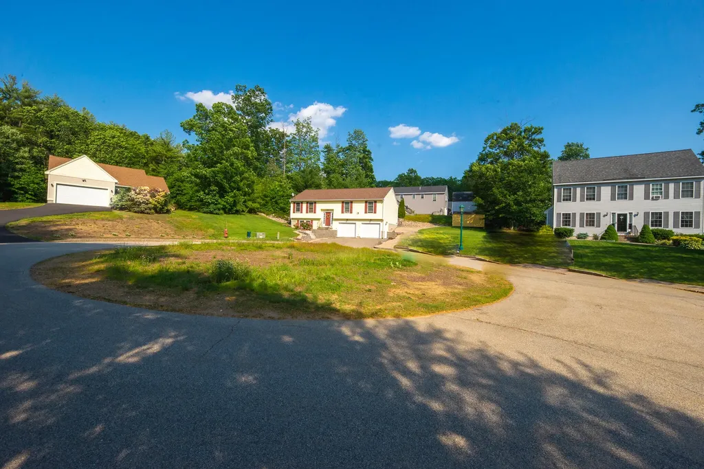 6 Mccue Lane Berwick ME 03901
