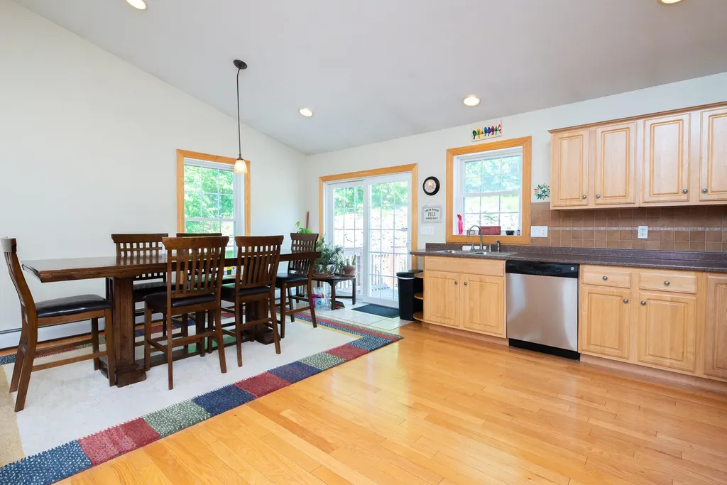 6 Mccue Lane Berwick ME 03901