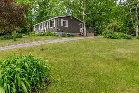 3 Hillside Circle Gardiner ME 04359
