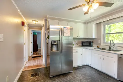 3 Hillside Circle Gardiner ME 04359